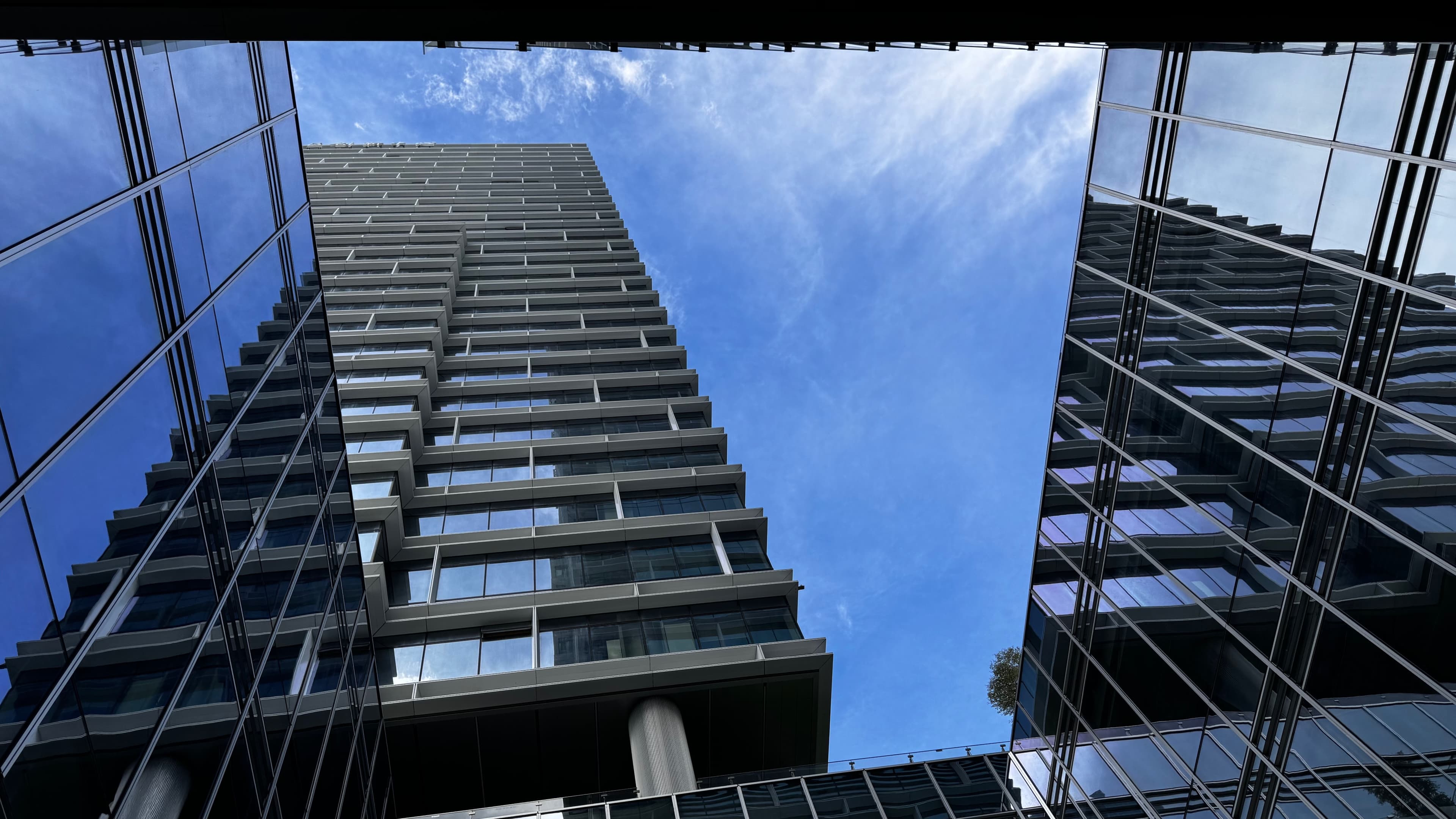 数字化移交的可运营性闭环：数据契约、资产编码与CDE治理